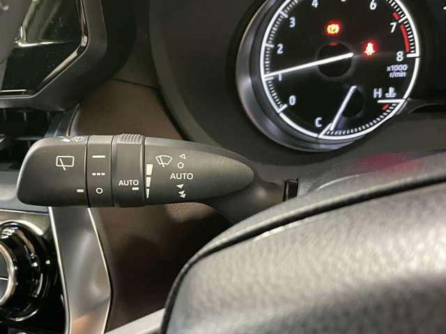 運転席周りに大きな傷、汚れ、へたりなどなく良質な状態です!