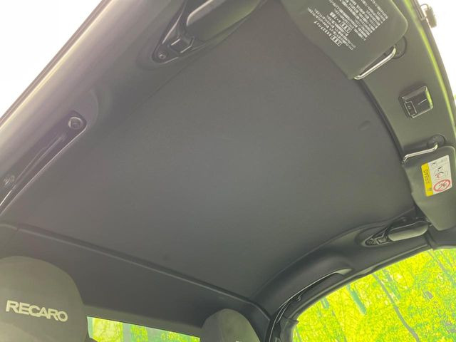 【オープンカー】ボタン一つでオープンカー仕様に!天候がいい日には気持ちよく運転できます!