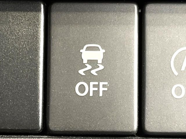 �y������h�~���u�z�ԗ��̉���������m����ƁA�����I�Ɏԗ��̐i�s������ۂ悤�Ɏԗ��𐧌䂵�܂��B�J�̓��ȂǊ���₷���H�ʏ󋵂ł����S�ȉ^�]���\�ł��B