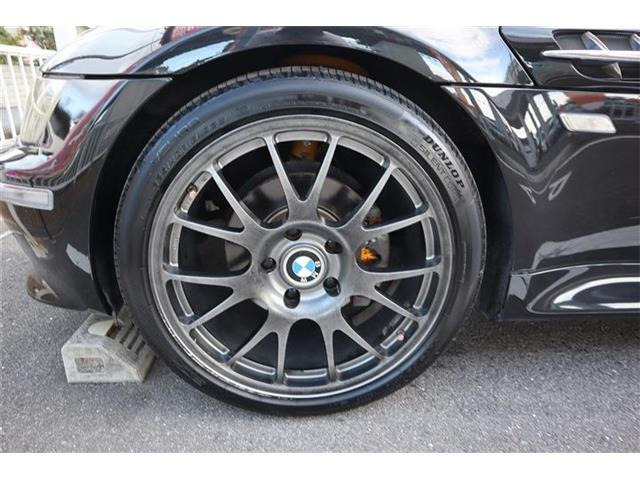 カッコイイ!外品18インチAWです。タイヤは5分山以上あります!まだまだ走れます!嬉しいですね!