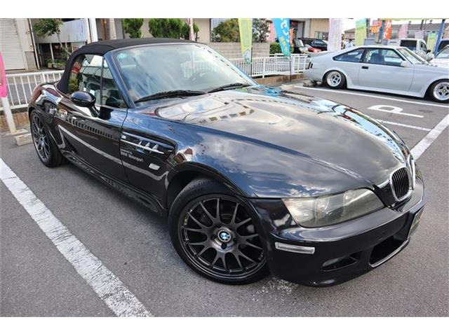 人気ディーラー車!左ハンドル!オープンカー!自慢のカスタムでばっちり決めています!人気黒!素晴らしい上物です!5MT!走りも楽しい!半本革!雨漏りなし!ナビ!DVD!フルセグ!キーレス!半本革!豪華!