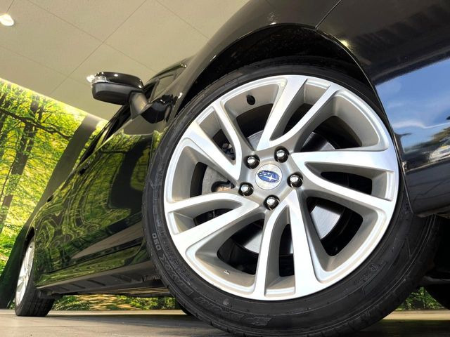 �y����18�C���`�A���~�z�C�[���z�O�ςɃ}�b�`���������A���~�z�C�[���𑕒����Ă���܂��B�e��ЊO�A���~�z�C�[����A�X�^�b�h���X�^�C�����戵�����Ă���܂��B���񂲑��k����������