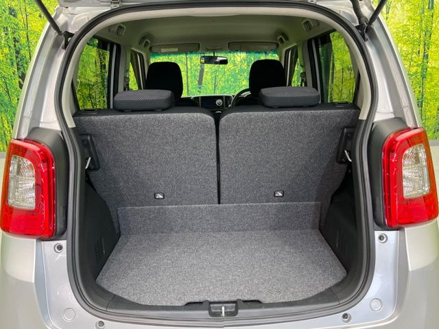 ���i�̂���������ʋ΁A���}���ɏ\���ȉ׎��X�y�[�X���m�ۂ��Ă���܂��B�Z�J���h�V�[�g��|���ƁA�傫�ȉו��̐ύڂ��\�ł���