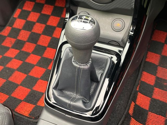 【フロア5速MT】走りの5速MT!!スポーティーな走行をお楽しみいただけます♪