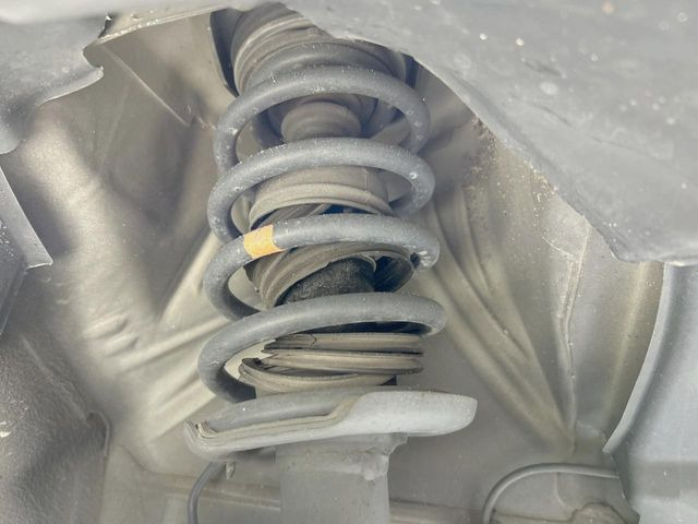 安心の最長10年・走行無制限保証(有償)をご用意。保証内容も充実はもちろん、無料点検&オイル交換や、年中無休の全国・24時間ロードサービスも付帯されておりますのでご安心下さい。