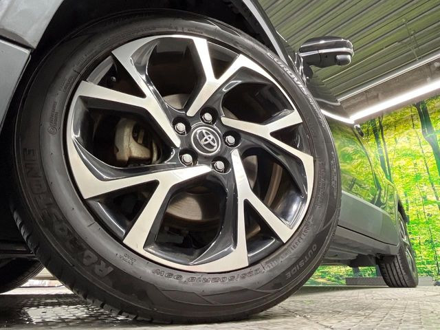 �y����18�C���`�A���~�z�C�[���z�O�ςɃ}�b�`���������A���~�z�C�[���𑕒����Ă���܂��B�e��ЊO�A���~�z�C�[����A�X�^�b�h���X�^�C�����戵�����Ă���܂��B���񂲑��k����������