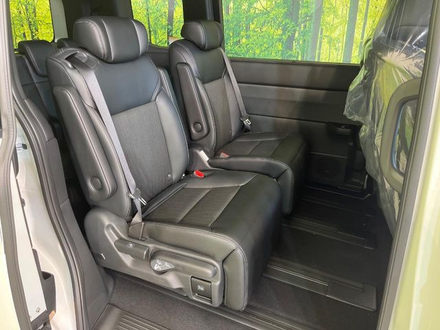 高品質なオリジナルフロアマットもオプションにてご用意しております。お好きなデザインやカラーをお車に合わせて選んでいただくことができます♪