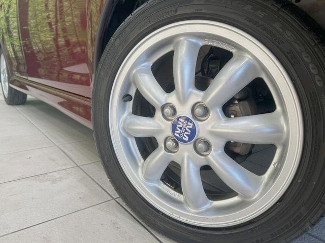 �y����15�C���`�A���~�z�C�[���z�O�ςɃ}�b�`���������A���~�z�C�[���𑕒����Ă���܂��B�e��ЊO�A���~�z�C�[����A�X�^�b�h���X�^�C�����戵�����Ă���܂��B���񂲑��k����������