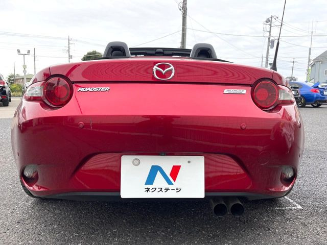 安心の最長10年・走行無制限保証(有償)をご用意。保証内容も充実はもちろん、無料点検&オイル交換や、年中無休の全国・24時間ロードサービスも付帯されておりますのでご安心下さい。