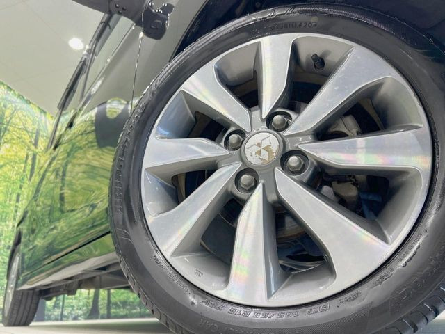 【純正15インチアルミホイール】外観にマッチした純正アルミホイールを装着しております。各種社外アルミホイールや、スタッドレスタイヤも取扱いしております。是非ご相談ください♪