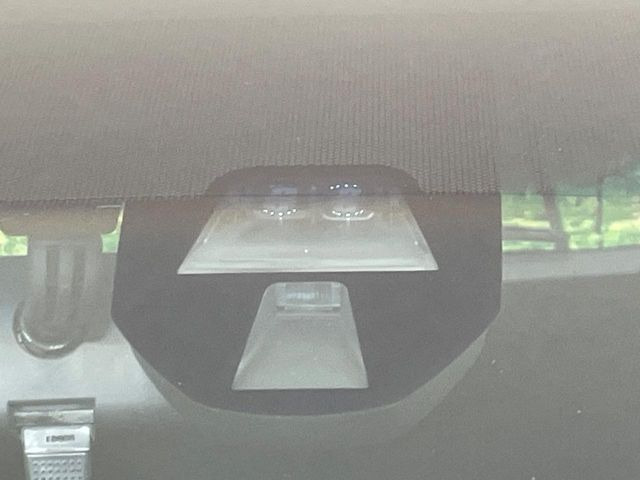 �y�V�e�B�u���[�L�A�N�e�B�u�V�X�e���z�ᑬ���s���ɑO���̎ԗ�����F�����A�Փ˂������Ȏ��͌x��ƃu���[�L�ŏՓˉ���Ɣ�Q�y�����A�V�X�g�B�����S�Ƀh���C�u�����y���݂��������܂��B