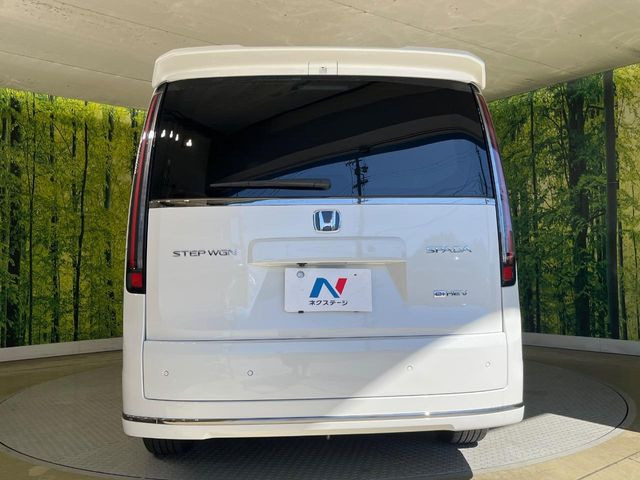 安心の最長10年・走行無制限保証(有償)をご用意。保証内容も充実はもちろん、無料点検&オイル交換や、年中無休の全国・24時間ロードサービスも付帯されておりますのでご安心下さい。