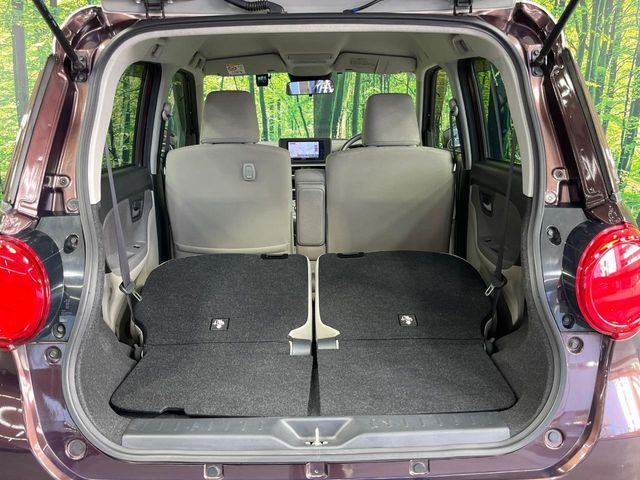 普段のお買い物や通勤、送迎等に十分な荷室スペースを確保しております。セカンドシートを倒すと、大きな荷物の積載も可能です♪