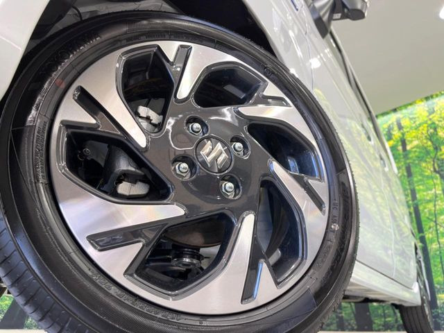 �y����15�C���`�A���~�z�C�[���z�O�ςɃ}�b�`���������A���~�z�C�[���𑕒����Ă���܂��B�e��ЊO�A���~�z�C�[����A�X�^�b�h���X�^�C�����戵�����Ă���܂��B���񂲑��k����������