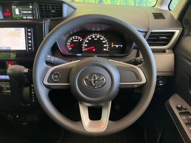 ステアリングも使用感が少なく、きれいな状態となっております♪