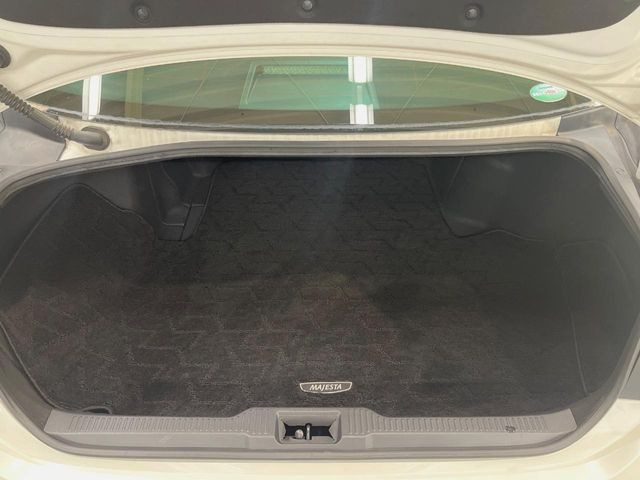 普段のお買い物や通勤、送迎等に十分な荷室スペースを確保しております♪