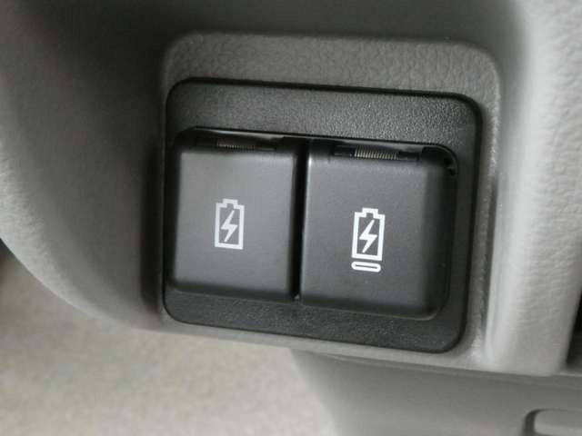 USB���͒[�q!�X�}�z�̏[�d���ɑ劈�􂷂�I�v�V�����ł���