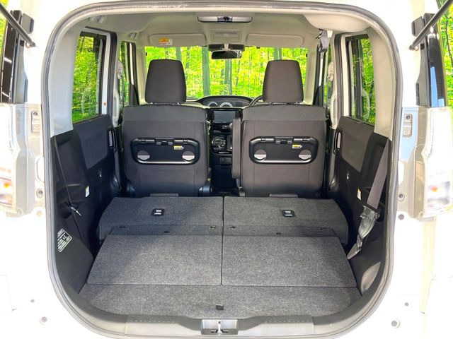 普段のお買い物や通勤、送迎等に十分な荷室スペースを確保しております。セカンドシートを倒すと、大きな荷物の積載も可能です♪