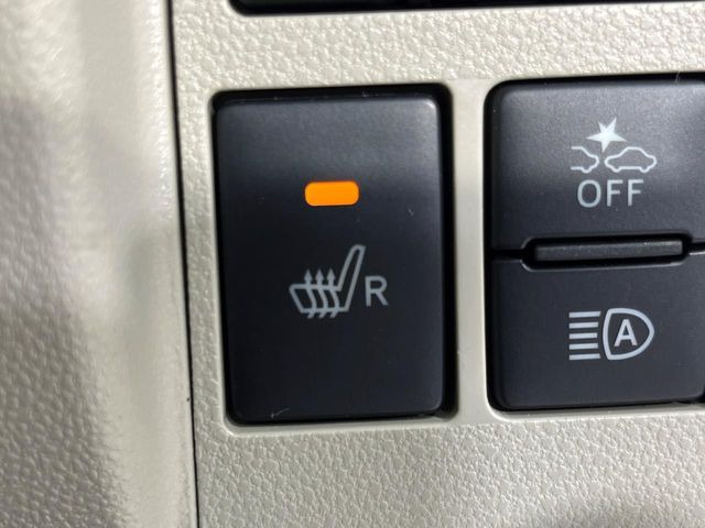 【シートヒーター】寒い日に重宝するシートヒーター!エアコンより早く温まってくれるので寒がりの人も安心ですね♪エアコンの温風は乾燥するから苦手、という方にもをおすすめです。