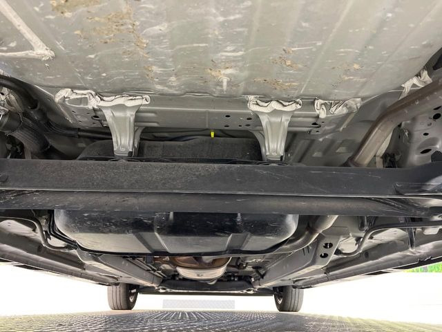 大好評を頂いておりますボディの弾スプラッシュコートも好評受付中。通常のガラスコートと異なる、耐久年数6年の無機質ガラスコーティングが、ボディをキレイな状態に保ってくれます。