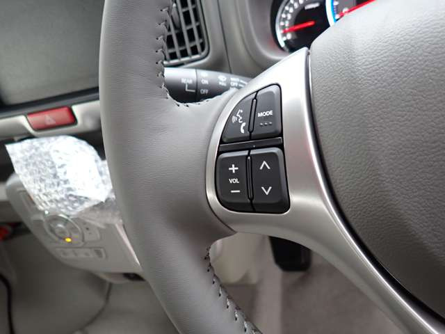 ☆ステアリングスイッチ!ステアリングを握ったままオーディオ機器や運転アシスト機能を操作出来ます☆