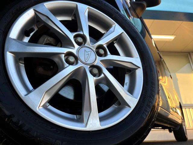 【純正14インチアルミホイール】外観にマッチした純正アルミホイールを装着しております。各種社外アルミホイールや、スタッドレスタイヤも取扱いしております。是非ご相談ください♪