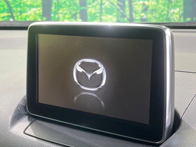 �y�}�c�_�R�l�N�g�i�r�z�ԓ��̕��͋C�Ƀ}�b�`������̌^�^�C�v�̃i�r�B�e����q�ݒ��Bluetooth�Đ����A�l�X�ȋ@�\���y���߂܂��B�����I�ȃ_�C�������삪�\�ŁA�g��������ǍD�ł��B