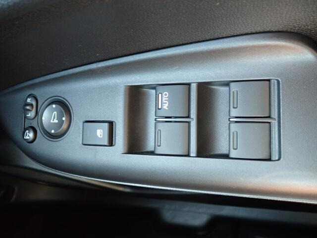 �d���i�[���h�A�~���[�E�p���[�E�B���h�E�������Ă��܂��B