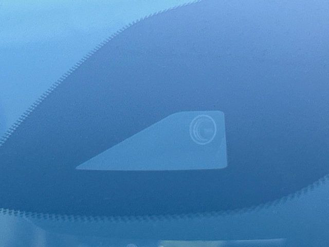 �y�C���e���W�F���g�G�}�[�W�F���V�[�u���[�L�z�t�����g�J�����őO���̎ԗ�����s�҂����m�B�Փ˂������Ȏ��͏Փ˔�Q�y���u���[�L���쓮�A�Փˉ�����T�|�[�g�B�����S�Ƀh���C�u�����y���݂��������܂��B