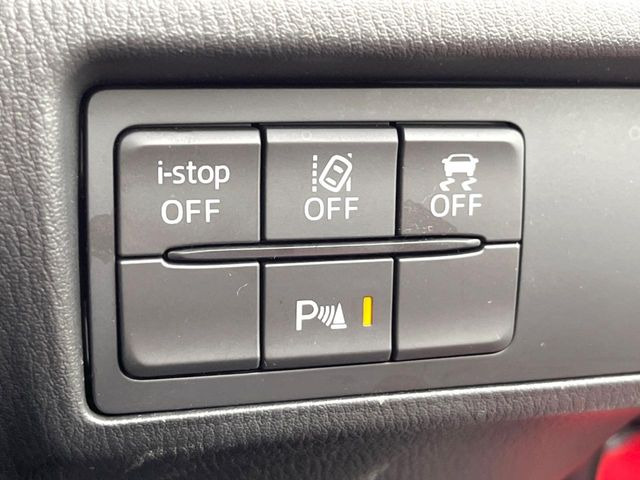 【クリアランスソナー】バンパーに付いたセンサーが障害物を検知!一定の距離に近づくとアラートで教えてくれます♪狭い駐車スペースや車庫入れ時も安心ですね☆