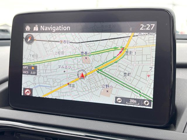 【マツダコネクトナビ】車内の雰囲気にマッチした一体型タイプのナビ。各種車輌設定やBluetooth再生等、様々な機能が楽しめます。直感的なダイヤル操作が可能で、使い勝手も良好です。