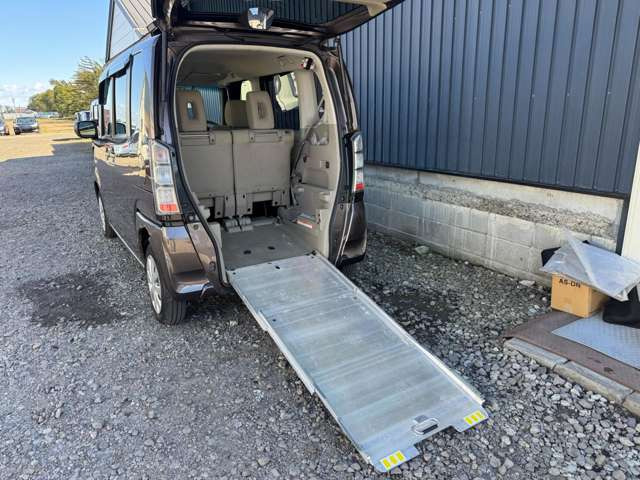 ���[�Ԃ܂łɎԗ������Ȃǐ�C�X�^�b�t����Ƃ������܂��� �����̓X�`�[�������͂��߁A�ł��邾���C���悭����肢��������悤�����������܂�!�O���͋@�B�Ŗ����������āA���b�N�X�R�[�e�B���O�������Ă��܂��B