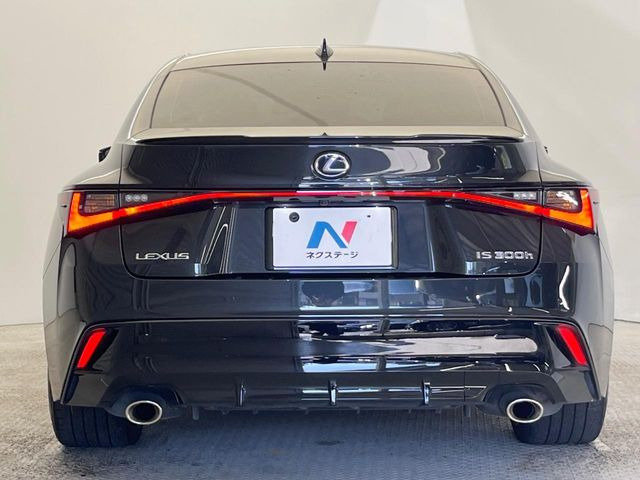 安心の最長10年・走行無制限保証(有償)をご用意。保証内容も充実はもちろん、無料点検&オイル交換や、年中無休の全国・24時間ロードサービスも付帯されておりますのでご安心下さい。