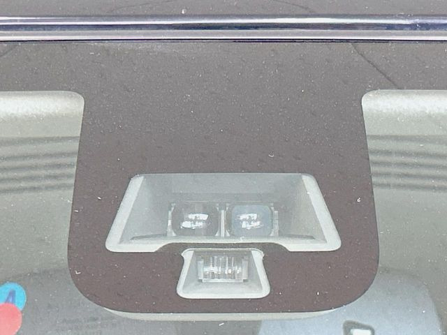 【三菱e-Assist】走行中に前方の車両等を認識し、衝突しそうな時は警報とブレーキで衝突回避と被害軽減をアシスト。より安全にドライブをお楽しみいただけます。