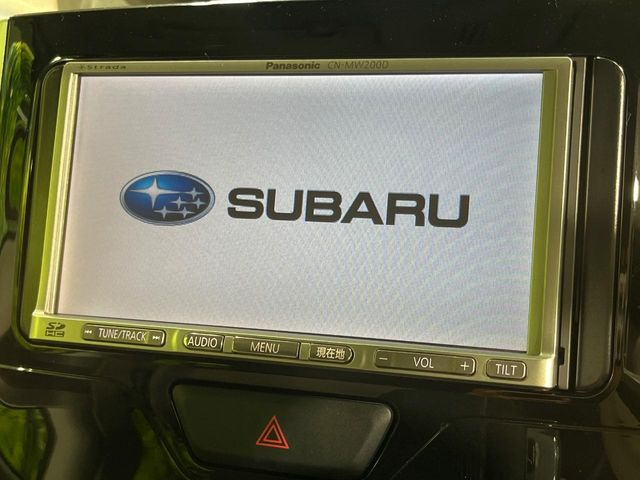 【純正ナビ】人気の純正ナビを装備しております。ナビの使いやすさはもちろん、オーディオ機能も充実!キャンプや旅行はもちろん、通勤や買い物など普段のドライブも楽しくなるはず♪