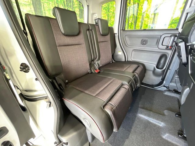 ���i���ȃI���W�i���t���A�}�b�g���I�v�V�����ɂĂ��p�ӂ��Ă���܂��B���D���ȃf�U�C����J���[�����Ԃɍ��킹�đI��ł����������Ƃ��ł��܂���