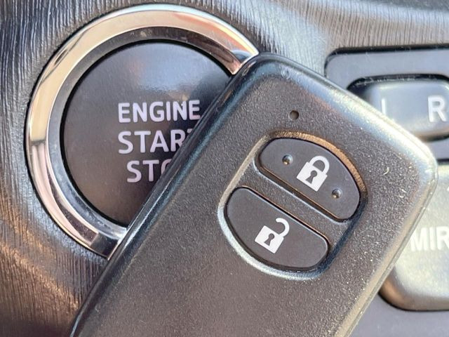 �y�X�}�[�g�L�[�z�J�o����|�P�b�g�ɓ��ꂽ�܂܂ł��h�A�̎{���E�������\�ȃX�}�[�g�L�[�𑕔��B�G���W���̃I���E�I�t�����J�M�����o���K�v����������Ƃ��Ă��֗��ł���