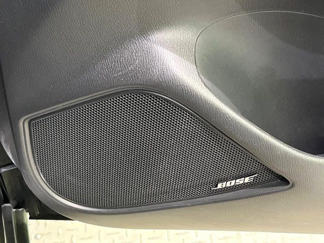 �yBOSE�T�E���h�V�X�e���z���[�J�[�I�v�V�����̍��i�ʃT�E���h�V�X�e���𓋍ځB��p�̃`���[�j���O���{���ꂽ�召�l�X�ȃX�s�[�J�[����ǎ��ȃT�E���h���t�ł��A�Տꊴ���ӂ�鉹����Ԃ����o���܂��B