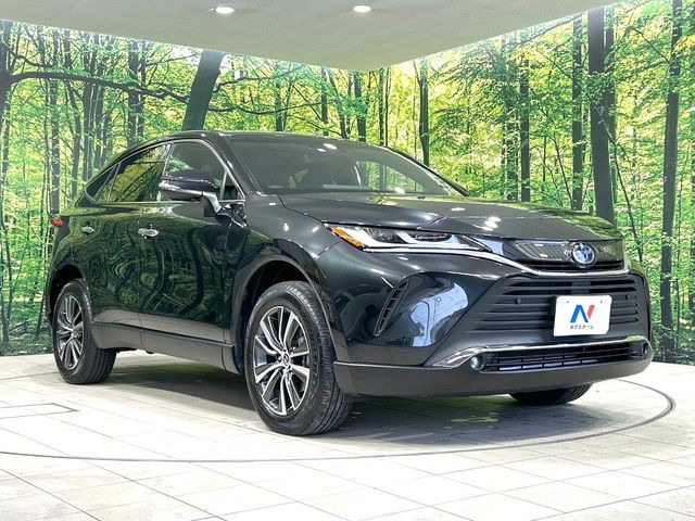 高透明度のガラス皮膜で撥水はもちろん、上質なツヤ・光沢を実現。紫外線や酸性雨から大切な愛車を保護し、色あせ・劣化を防止。「弾スプラッシュコート」、「弾プリミッサコート」からお選びいただけます。