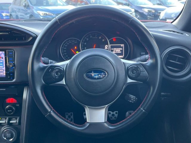 �y�����v�����X�e�A�����O�z�㎿�Ȋv���g�p���邱�ƂŁA��ɂ����������݂ƂĂ��^�]���₷���n���h���ł���