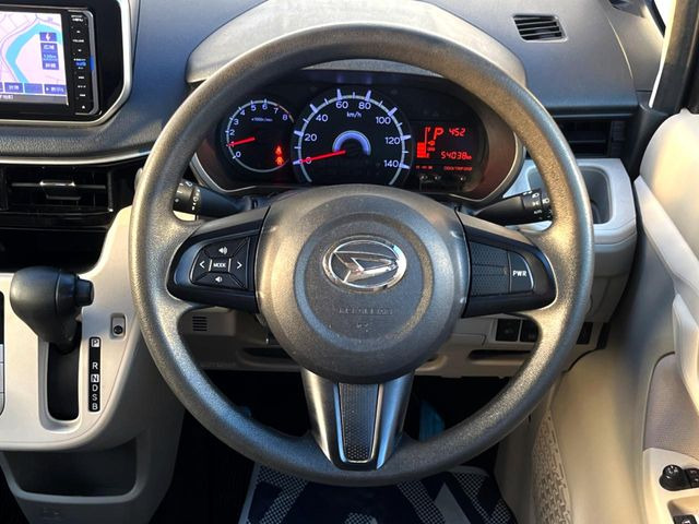 【ステアリングスイッチ】運転中、前方から目線をそらすことなく、オーディオ等の操作が可能な便利機能!安心&快適なドライブを演出してくれます♪