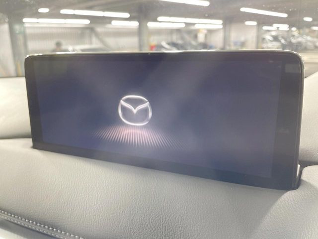 �y10.25�C���`�}�c�_�R�l�N�g�z�ԓ��̕��͋C�Ƀ}�b�`������^�f�B�X�v���C�B�X�}�z�ڑ��ł̃i�r�g�p��Bluetooth�Đ����A�l�X�ȋ@�\���y���߂܂��B�����I�ȃ_�C�������삪�\�ŁA�g��������ǍD�ł��B