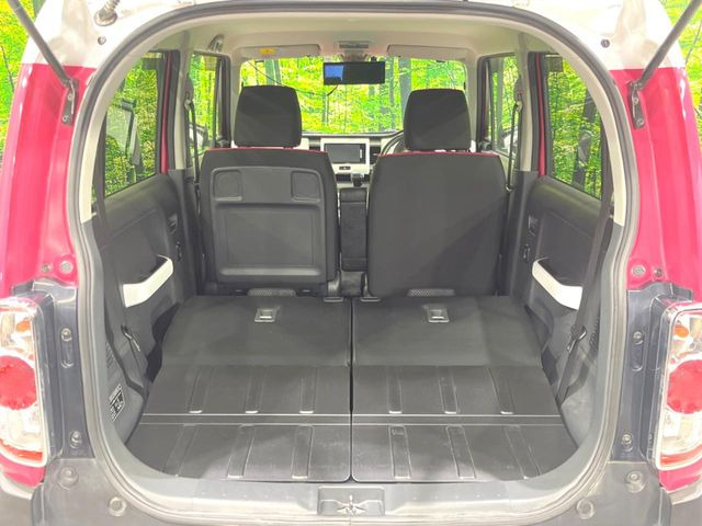 ���i�̂���������ʋ΁A���}���ɏ\���ȉ׎��X�y�[�X���m�ۂ��Ă���܂��B�Z�J���h�V�[�g��|���ƁA�傫�ȉו��̐ύڂ��\�ł���