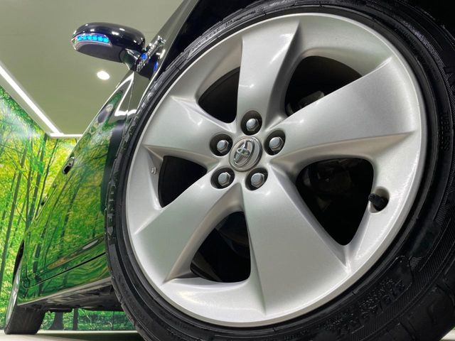 �y����17�C���`�A���~�z�C�[���z�O�ςɃ}�b�`���������A���~�z�C�[���𑕒����Ă���܂��B�e��ЊO�A���~�z�C�[����A�X�^�b�h���X�^�C�����戵�����Ă���܂��B���񂲑��k����������