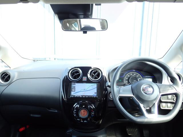 �C���p�l�摜�ɂȂ�܂��B�ԓ��͐��Ǝ҂ɂĎ����N���[�j���O�{�H�ς݂Ȃ̂ŁA��ϐ����ł��B