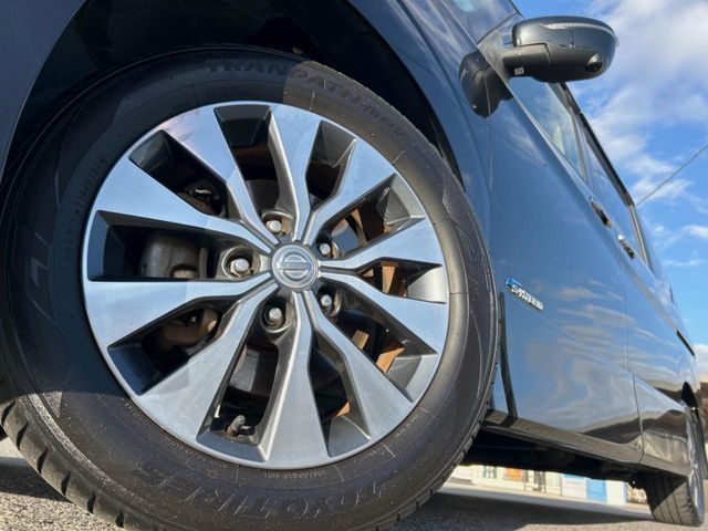 �y����16�C���`�A���~�z�C�[���z�O�ςɃ}�b�`���������A���~�z�C�[���𑕒����Ă���܂��B�e��ЊO�A���~�z�C�[����A�X�^�b�h���X�^�C�����戵�����Ă���܂��B���񂲑��k����������