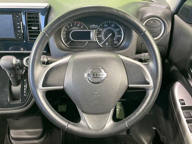 �y�����v�����X�e�A�����O�z�㎿�Ȋv���g�p���邱�ƂŁA��ɂ����������݂ƂĂ��^�]���₷���n���h���ł���