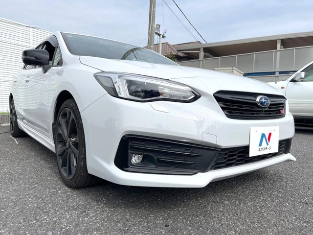 高透明度のガラス皮膜で撥水はもちろん、上質なツヤ・光沢を実現。紫外線や酸性雨から大切な愛車を保護し、色あせ・劣化を防止。「弾スプラッシュコート」、「弾プリミッサコート」からお選びいただけます。