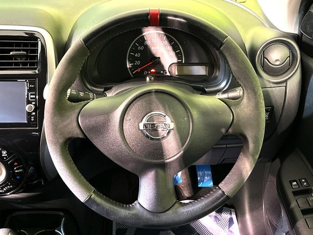 ステアリングも使用感が少なく、きれいな状態となっております♪