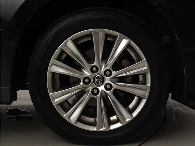 お客様のお好みの新品18インチ、19インチ、20インチホイール装着可能!ダウンサスなどローダウンも取付可能です!ヴァルドやワークなどのメーカー品も取り寄せ可能です!